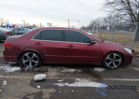 2005 Honda Accord 2.4 Ex z USA, uszkodzony, nr VIN 1HGCM56715A156828